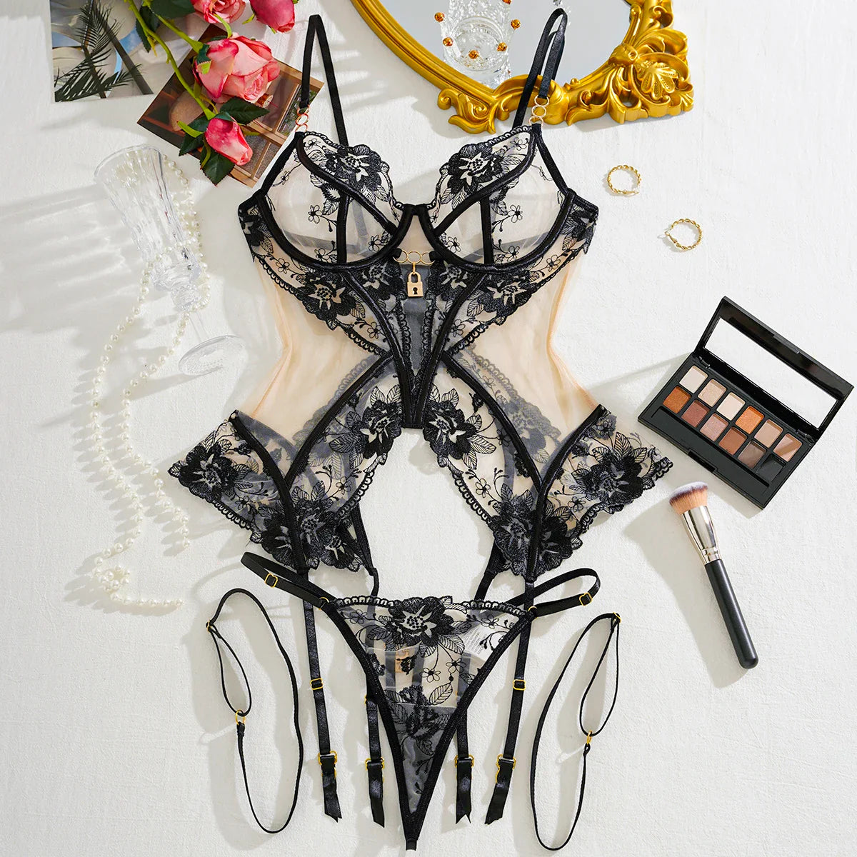 Women's Sexy See-through Seduction Lingerie Chic And Elegant Mesh Thin Section Embroidered Lace Garter Belt three-piece Set