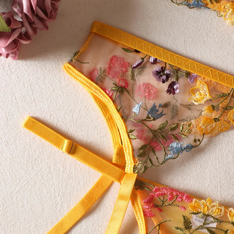 Sexy Women's Lace Lingerie 3Pcs Sets Fancy Flowers Embroidery Transparent Bras And Thongs Underwear Set Erotic Intimate Suits ﻿