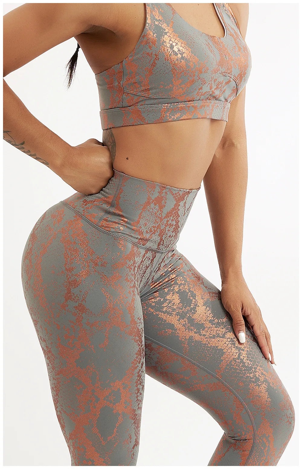 Snake Printed Yoga Pants Gilded Stretch Buttocks Sexy Casual Skinny Pants  For Women High Waist Elastic Fitness Sporty Leggings