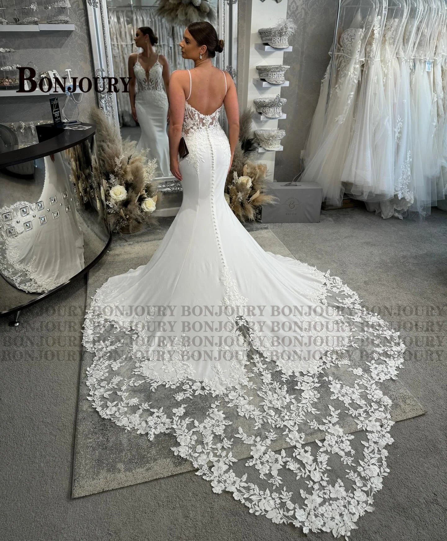 BONJOURY Charming Appliques Wedding Dresses For Woman Bride Button Trumpet Spaghetti Straps Vestidos De Noiva Customized