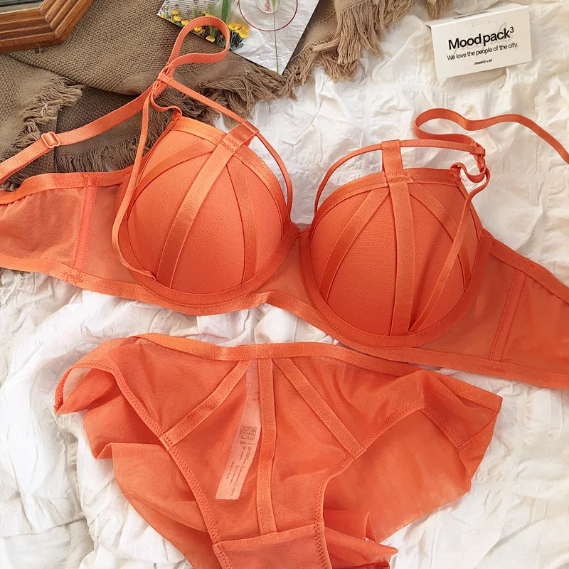 Hot Sale Women Lace Underwear Sexy Hollow Push Up Bra Set Classic Bandage Lingerie Fashion Fluorescent Plus Size C D Brassiere