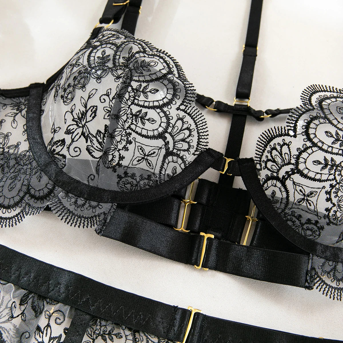 Luxury Embroidered Metal Buckle Complicated Erotic Intimate Set Women's Sexy Transparent Front Open Lingerie Sets Onlyfans kit