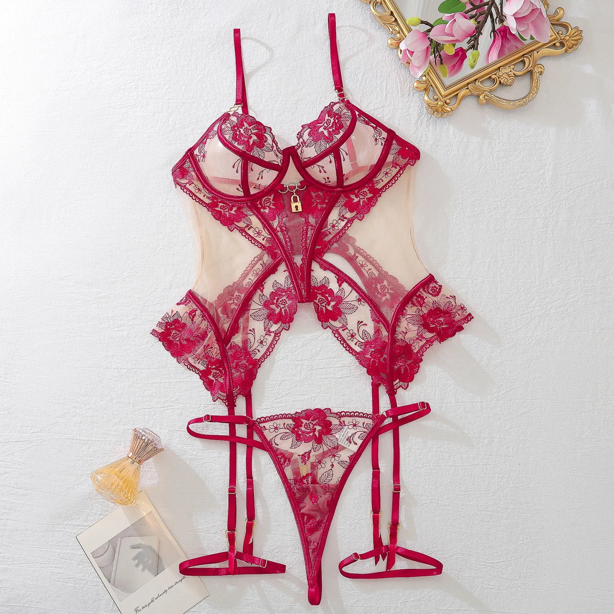 Women's Sexy See-through Seduction Lingerie Chic And Elegant Mesh Thin Section Embroidered Lace Garter Belt three-piece Set