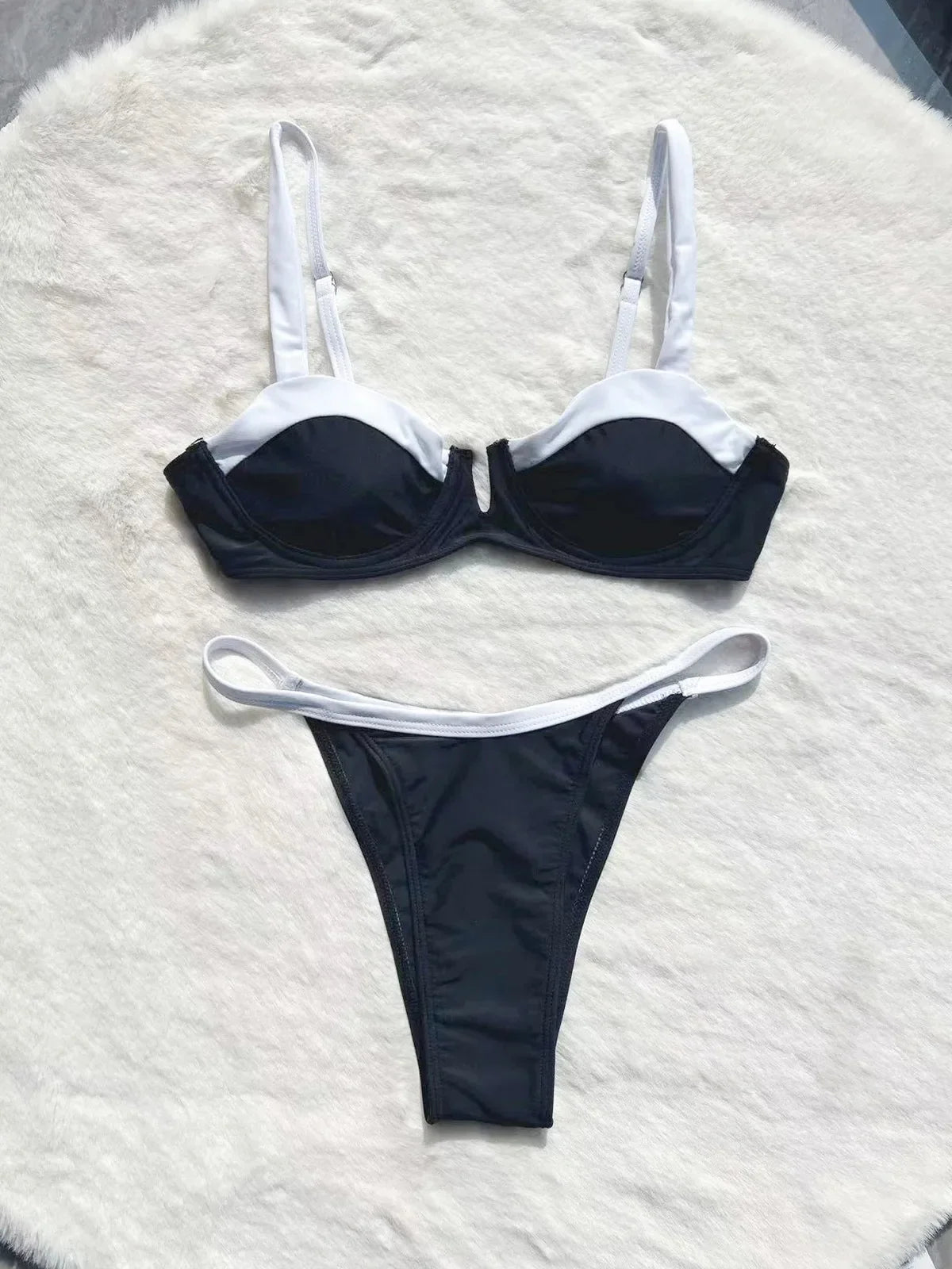 2024 European Beach Swimsuit Sexy Patchwork Backless Split Swimsuit Ladies Bikini Bathing Suit Women Beach Style Sexy Biquini